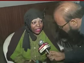 被困卡拉奇的美国女子要求每周5000美元甚至更多