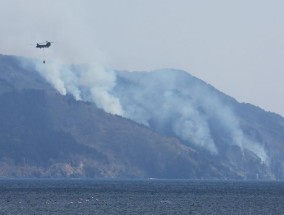 日本派出2000名消防员扑灭数十年来最严重的森林大火
