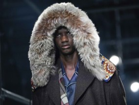 普拉达（Prada）在米兰时装周（Milan Fashion Week）上推出野性、本能的男装