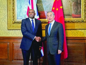 王的伦敦之行标志着英中关系的复苏