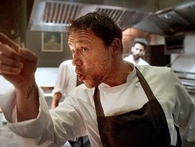 由斯蒂芬·格雷厄姆主演的英国广播公司（BBC）的一部大制作电视剧，尽管收视率很高，但只播出了一季就被搁置了