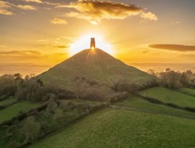 英国气象局预报了一段美好的天气，气温变化比西班牙还要热