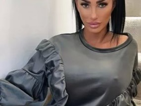 凯蒂·普赖斯在破产听证会前的几个小时里，挑逗着巨大的激动人心的职业生涯