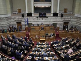 反对党就致命的火车相撞事故提出反对希腊政府的动议