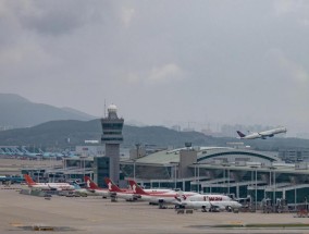 孕妇乘坐济州航空途中足月生产，新生儿没有呼吸，韩警方介入调查