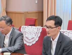 李强总理主持召开经济形势专家和企业家座谈会，参会发言的都有谁？