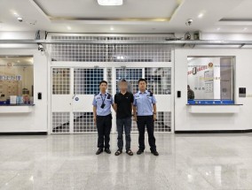 喝了三斤白酒后，司机开启“智驾”上高速，途中竟然睡着了