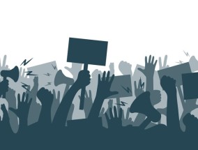 政府雇员前往伊斯兰堡抗议